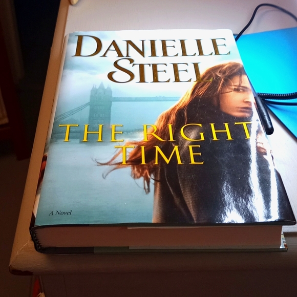 danielle steel Other - The Right Time by Danielle Steel
